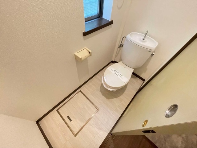 東急田園都市線 桜新町駅 徒歩4分 3階建 築36年のトイレ写真