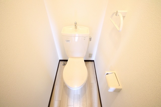 トイレ　落ち着いたトイレです