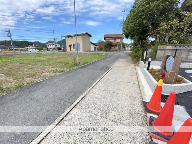 その他　前面道路（その他）まで0m