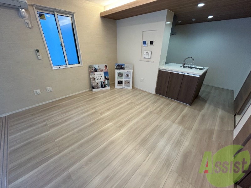 居室・リビング　８．３帖のリビングです。角部屋の為、二面採光になります。