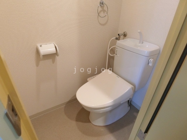 トイレ　温水洗浄便座完備の素敵なトイレです★