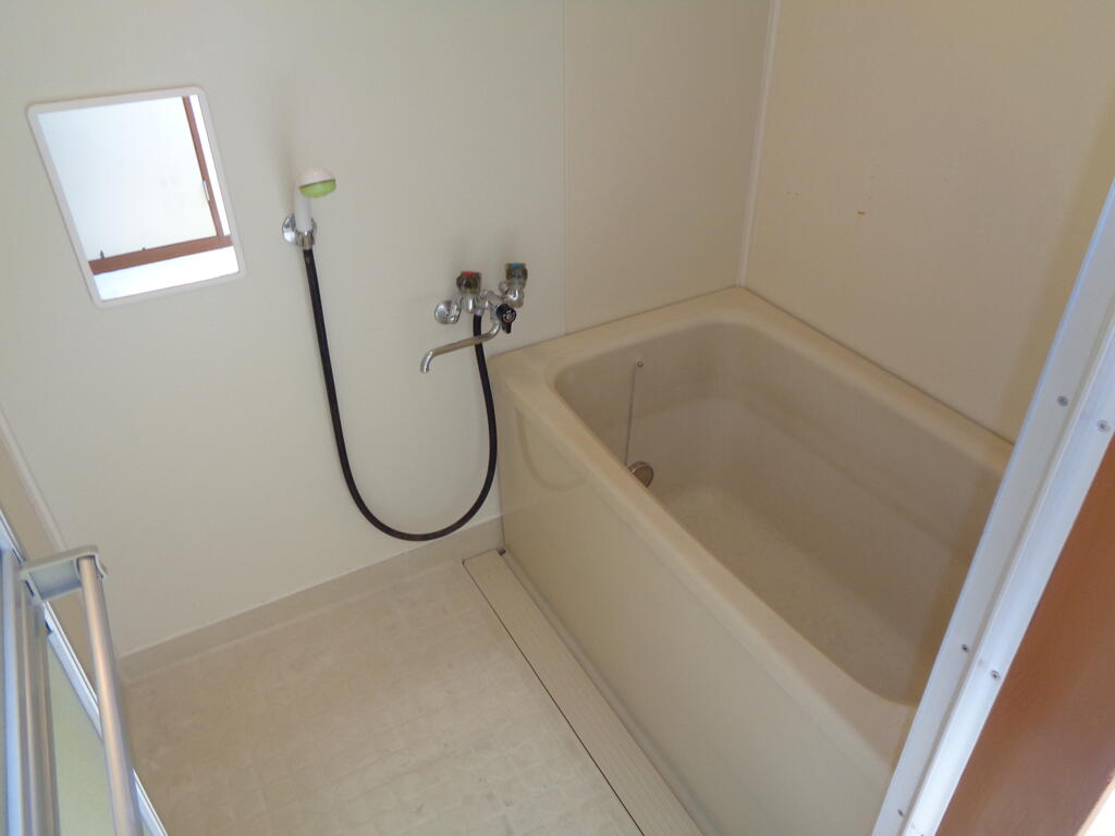 バス・シャワールーム　給湯・追い焚き機能付