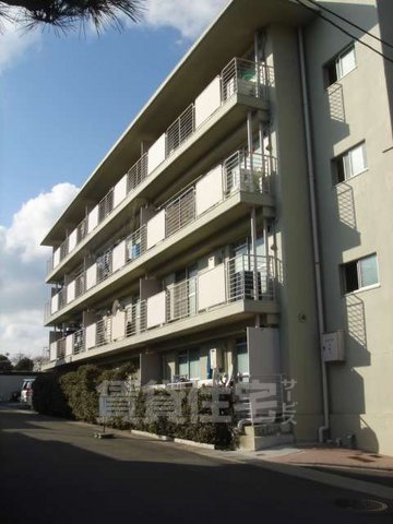 京都市右京区常盤出口町のマンションの建物外観