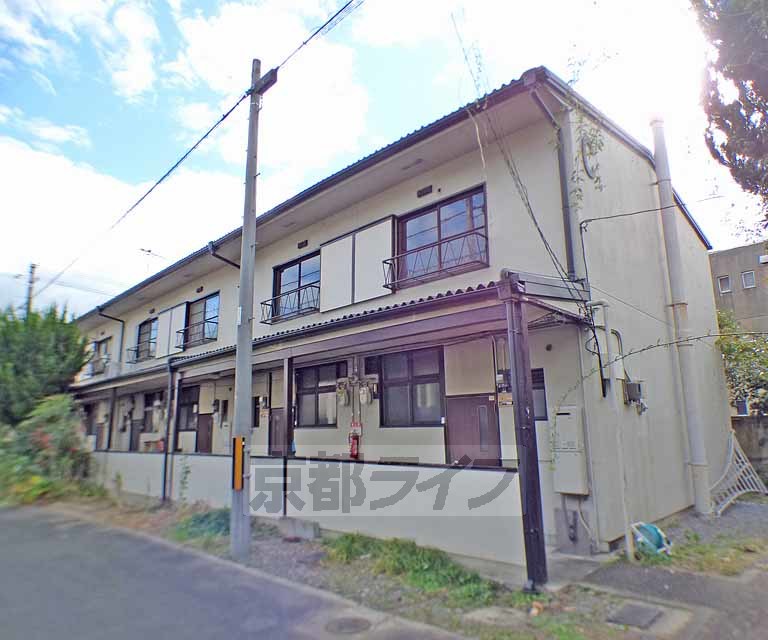 【京都市左京区山端川端町のアパートの建物外観】