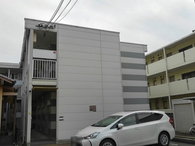 岸和田市吉井町のアパートの建物外観