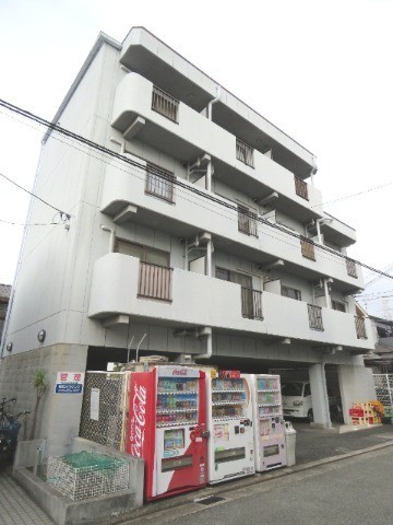 堺市北区北長尾町のマンションの建物外観