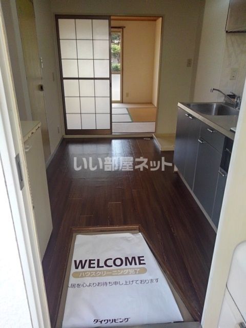 【新城市平井のアパートの玄関】