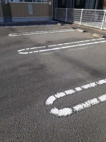 【ボンヌ・シャンスの駐車場】