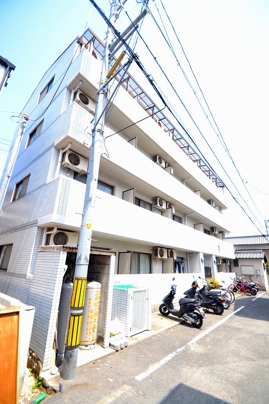 安芸郡海田町大正町のマンションの建物外観