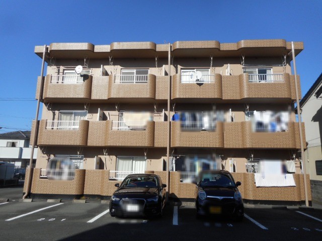 【浜松市浜名区貴布祢のマンションの駐車場】