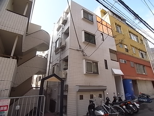 シャトレ六甲の建物外観