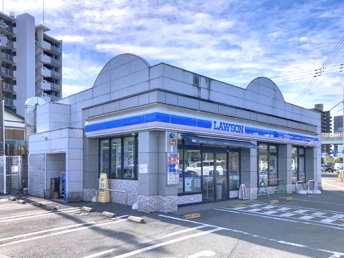 コンビニ　ローソン 高知小津町店（コンビニ）まで207m