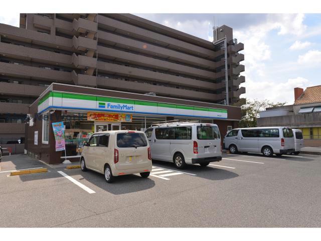 コンビニ　ファミリーマート瀬戸北山店（コンビニ）まで443m