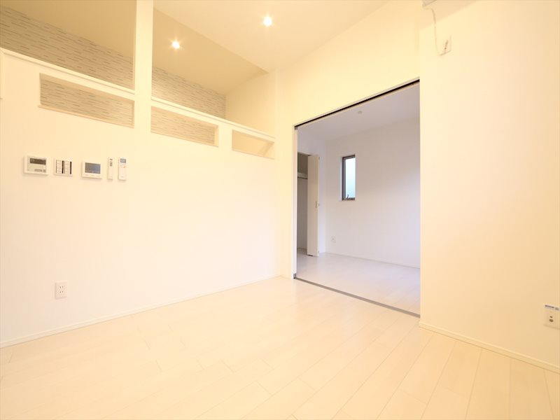 居室・リビング　リビング8.5帖　洋室4.0帖　ロフト5.2帖　同仕様写真