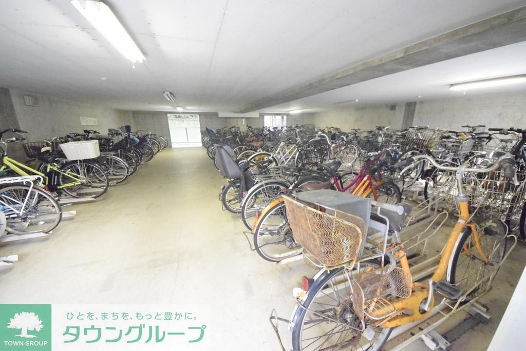 駐車場　駐車場