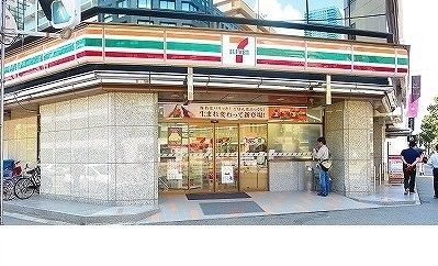 コンビニ　セブンイレブン磯上通店（コンビニ）まで130m