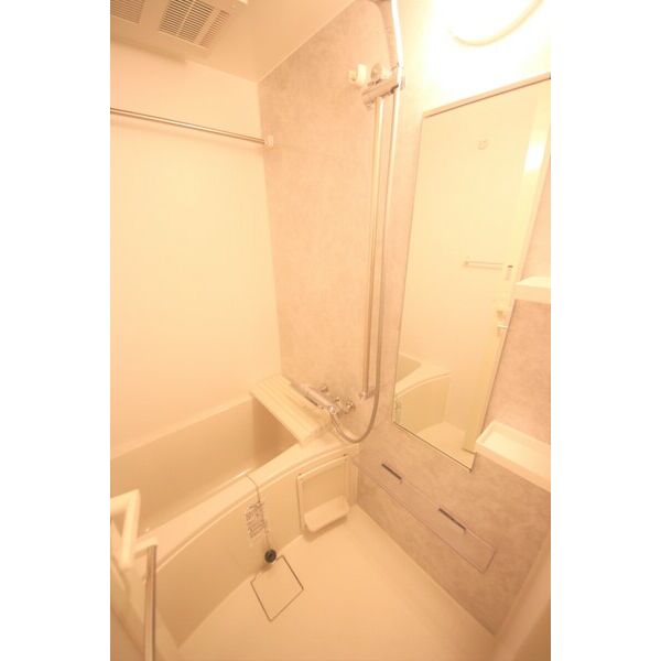 バス・シャワールーム　※他のお部屋の参考写真です