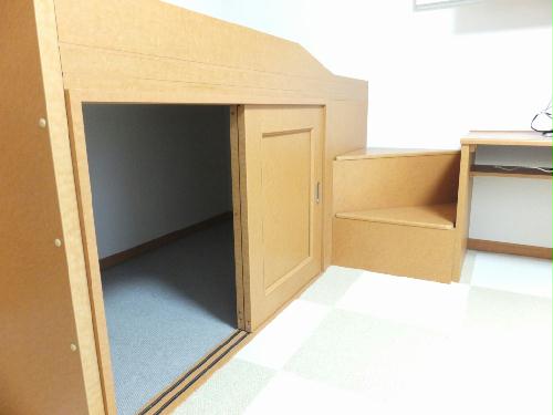 その他部屋・スペース　ベット下収納つき