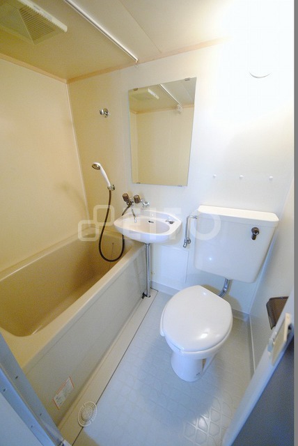 トイレ　写真は２０３号室