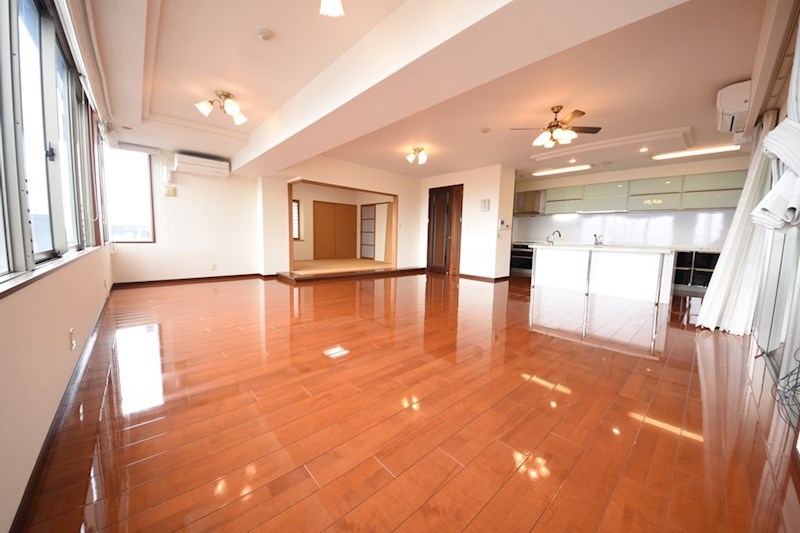 居室・リビング　36帖のリビングです。