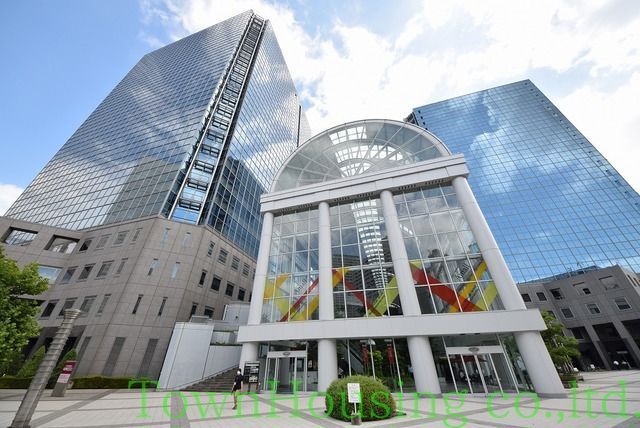 ショッピングセンター　シーバンス・ア・モール（ショッピングセンター）まで580m