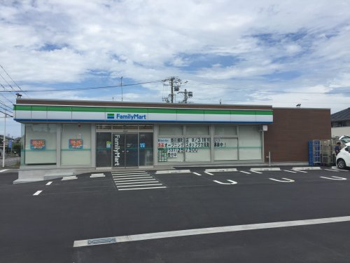 コンビニ　ファミリーマート 掛川柳町店（コンビニ）まで272m