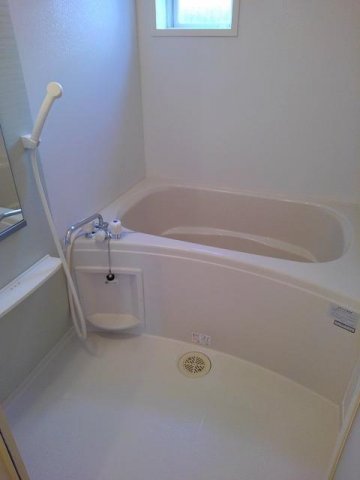 バス・シャワールーム　落ち着いた空間のお風呂です