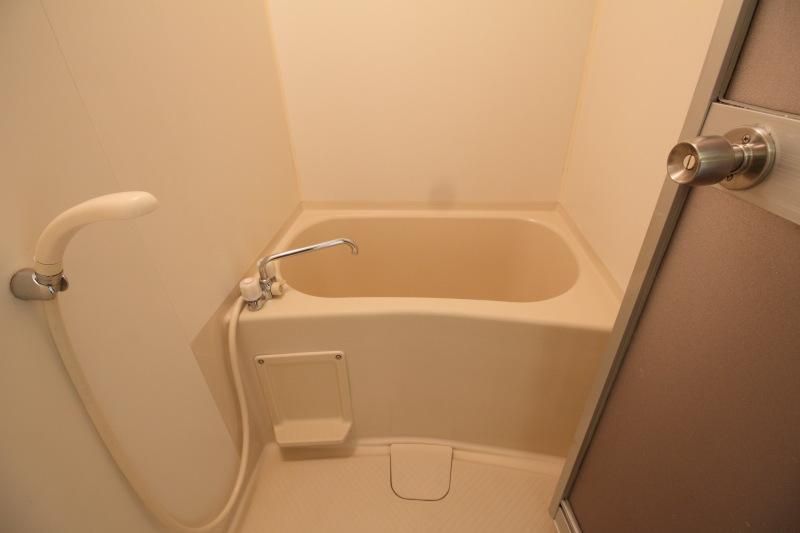 バス・シャワールーム　足を延ばしてリラックスできます♪♪