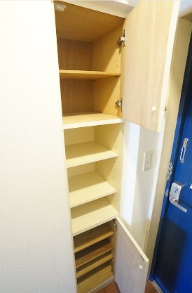 その他設備　かさばらずに収納できるシューズボックスです★