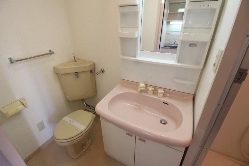 洗面設備　男女問わず人気の独立洗面脱衣所です☆