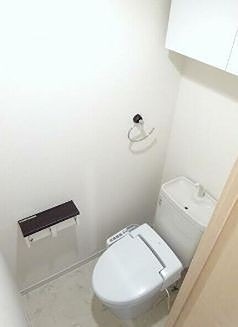 トイレ　※同仕様写真