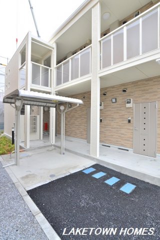 その他共有部分　敷地内に屋根付きの駐輪場があります。