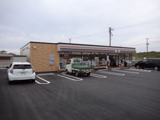 コンビニ　セブンイレブン　倉敷鶴の浦2丁目店（コンビニ）まで879m