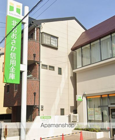 銀行　北おおさか信用金庫小松支店（銀行）まで399m