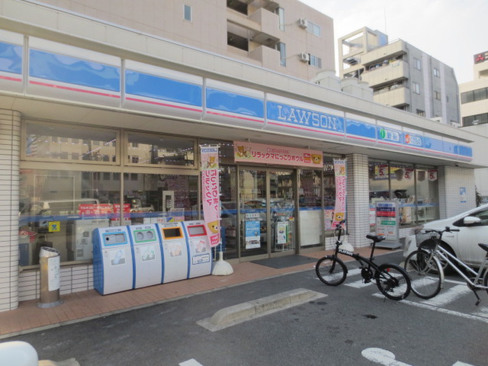 コンビニ　ローソン千代田一丁目店（コンビニ）まで230m