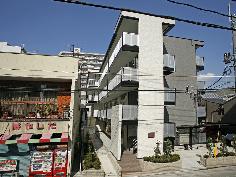 熊本市中央区万町のマンションの建物外観