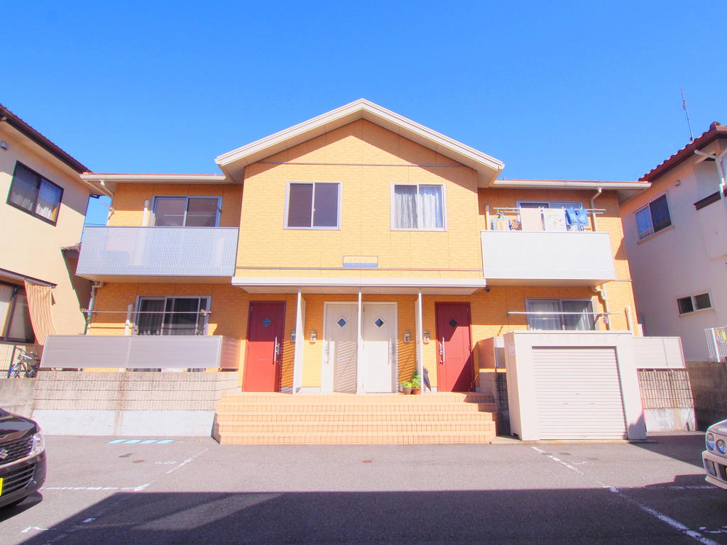 【安芸郡熊野町石神のアパートの建物外観】