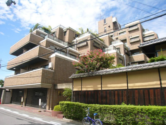 京都市中京区坂本町のマンションの建物外観