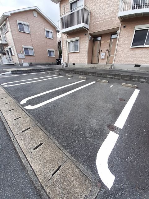 【大牟田市大字白銀のアパートの駐車場】