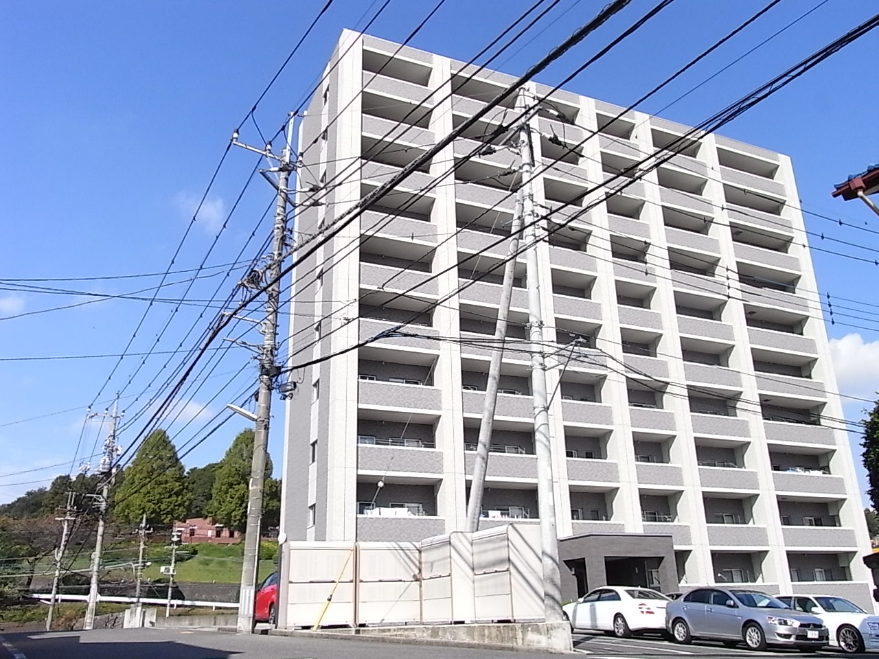 建物外観　南向きで日当たり良好です♪