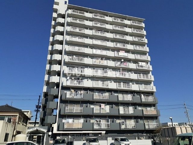 豊川市金塚町のマンションの建物外観