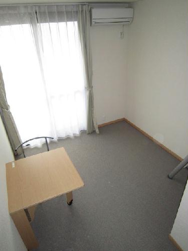 居室・リビング　玄関側から撮影