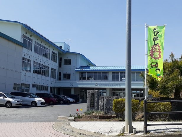 小学校　八戸市立白山台小学校（小学校）まで182m