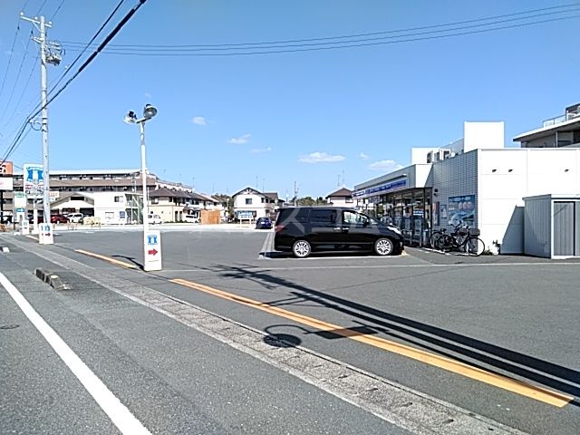 【アーバンヒルズ浜松中野町のコンビニ】