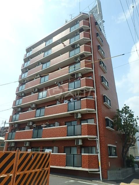 名古屋市中川区太平通のマンションの建物外観