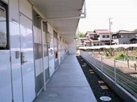 【岡山市東区南古都のアパートの玄関】