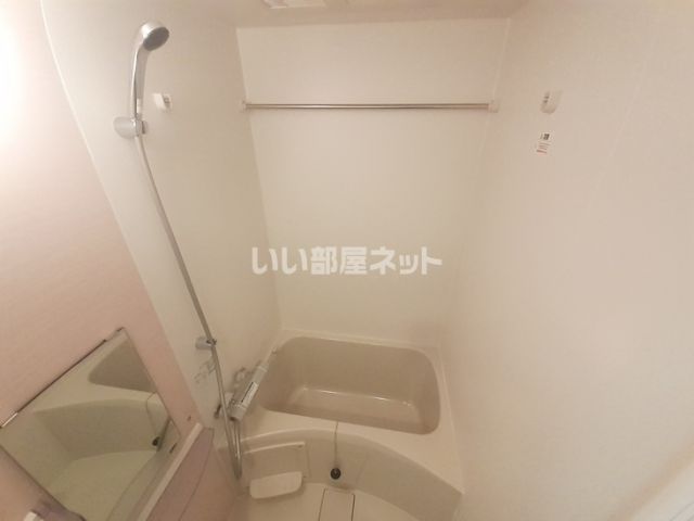 【CREST TAPP 神戸湊町 NOIRのバス・シャワールーム】