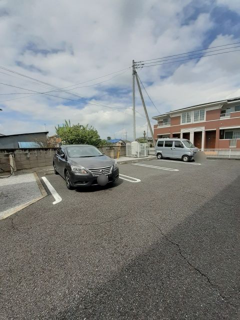 【高崎市剣崎町のアパートの駐車場】