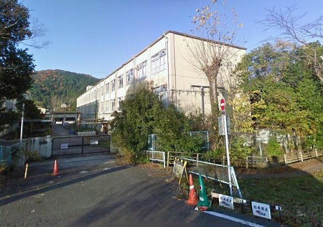 【ブエナビスタ嵐山の小学校】