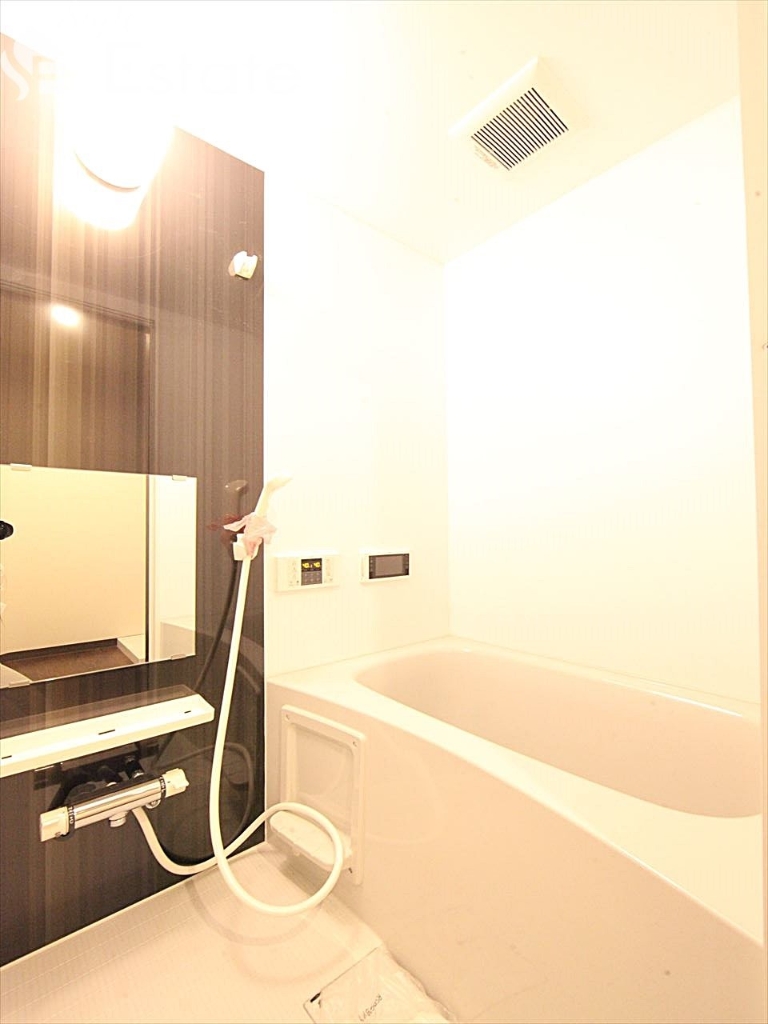 バス・シャワールーム　バスルーム　追い焚き機能付　浴室TV付